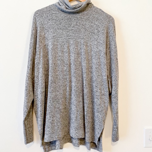 Heather Grey Turtleneck pullover Sweater Aerie - Picture 1 of 4